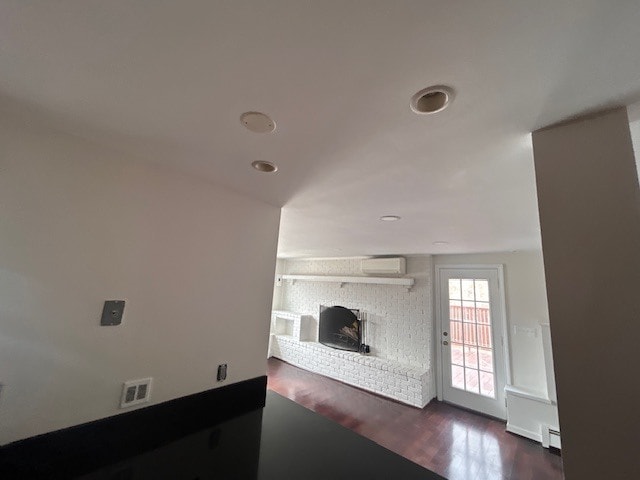 Building Photo - 13 Buena Vista St