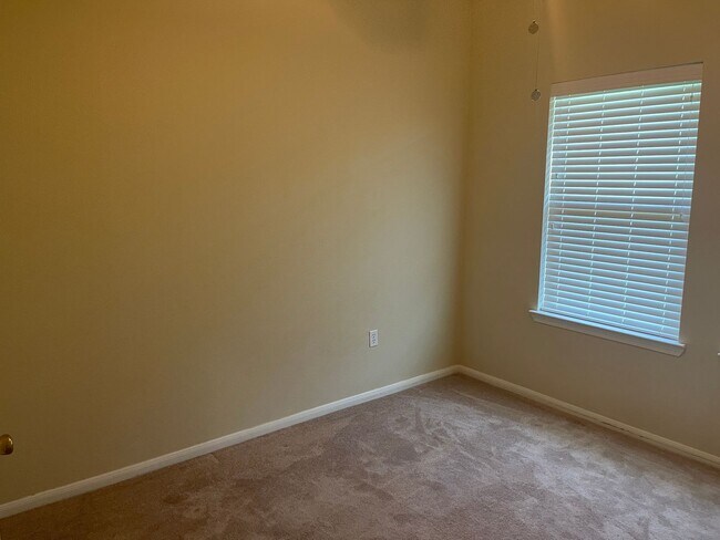 Building Photo - College Station - 4 Bedroom / 2.5 Bath / 2...