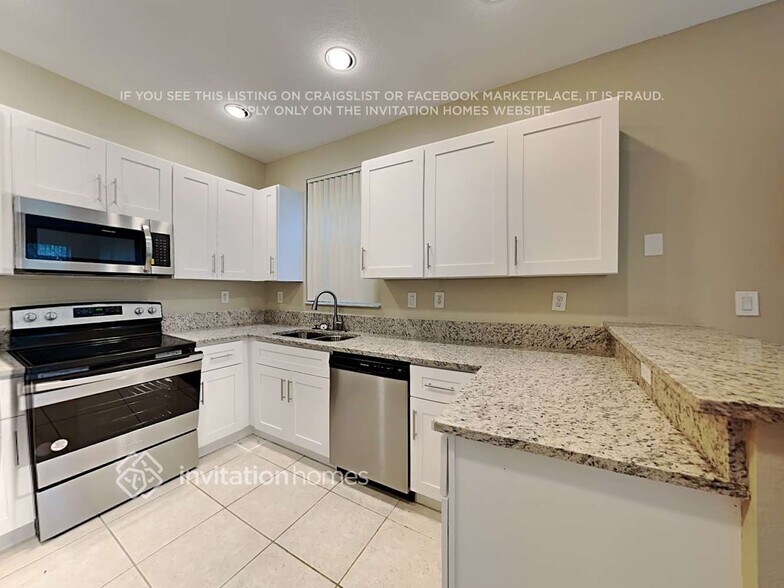 Building Photo - 703 NW 170th Terrace
