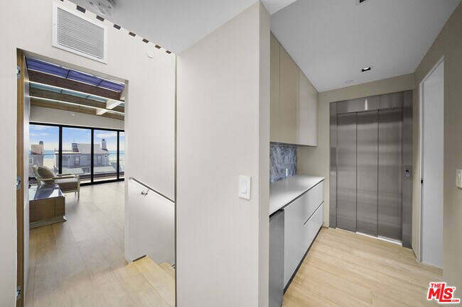 Building Photo - 1500 Ocean Dr