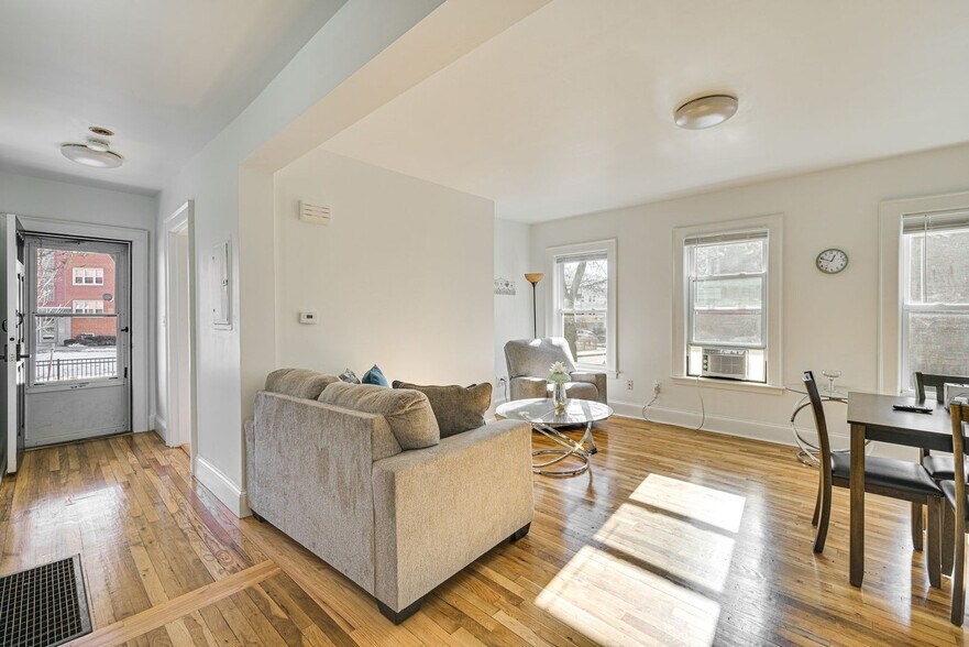 Building Photo - 139-141-141 Putnam Ave