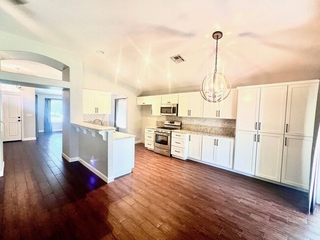 Building Photo - 649 Garden Park Dr