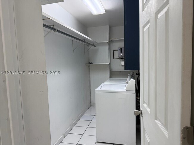 Building Photo - 10331 SW 135th Ct