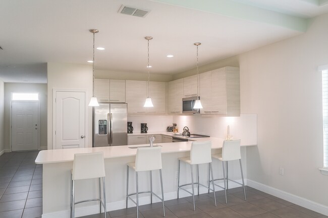 Building Photo - Spacious 5-Bedroom Retreat with 4.5 Baths ...