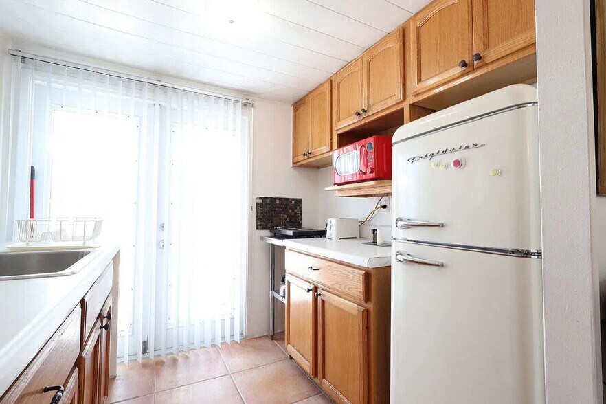 Building Photo - 5306 Avenida Navarra