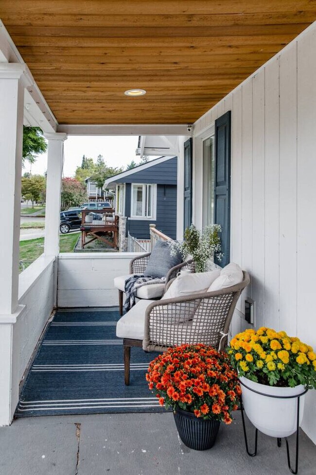 Building Photo - 7947 10th Ave SW