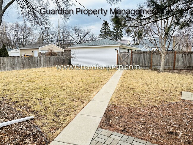 Building Photo - Immaculate Condition South Minneapolis Hom...