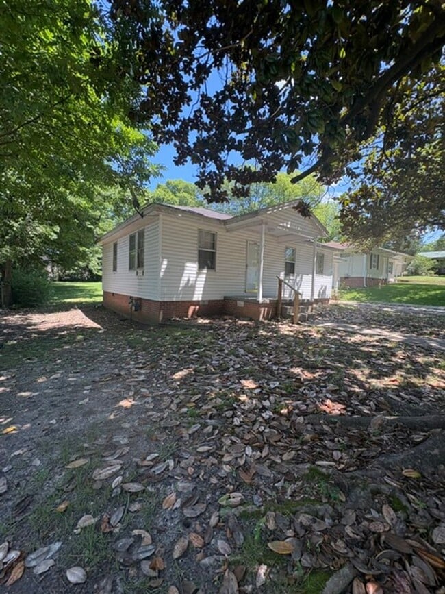 Building Photo - Renovated 2 Bedroom 1 Bath Home for Rent!!