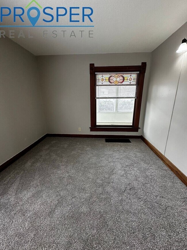 Building Photo - WO647X