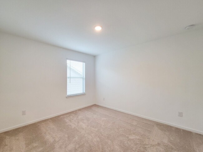 Building Photo - Ready to move in! The Granville floor plan...