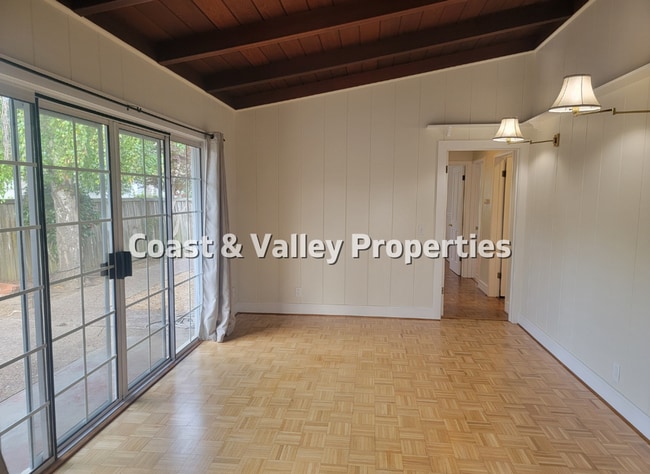 Building Photo - Beautiful Home in South Salinas!