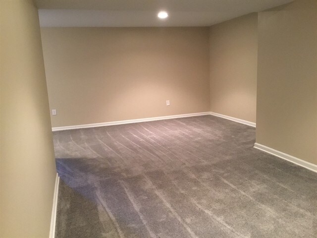 Building Photo - 317 Evergreen Cir