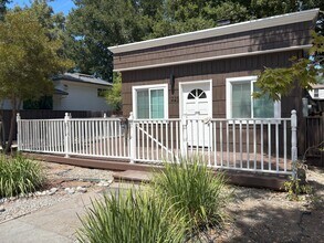 Building Photo - Cozy Cottage in Palo Alto – Fully Renovated