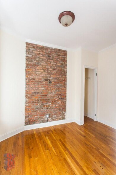 Building Photo - 432 E 13th St