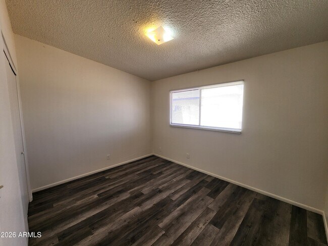 Building Photo - 2140 W Heatherbrae Dr