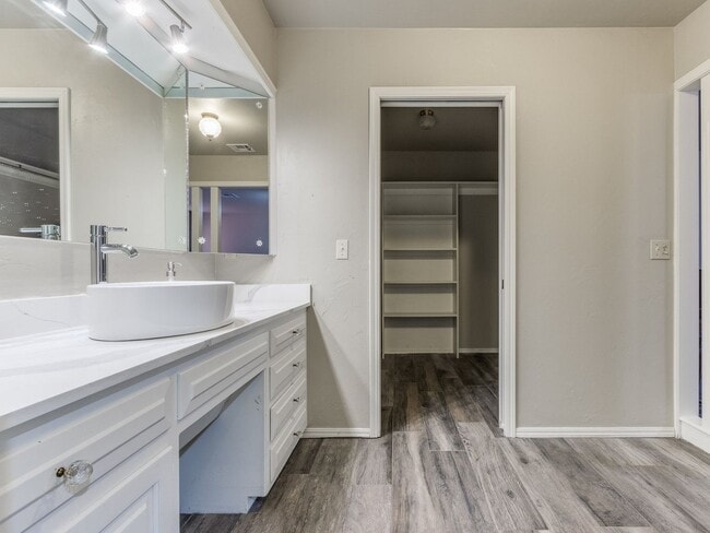Building Photo - Mid-Term Rental in Glenbrook Addition, Nic...