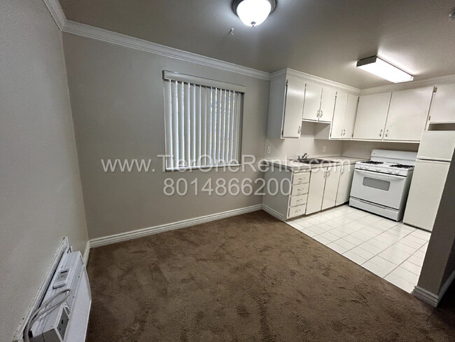 Building Photo - NO DEPOSIT option available for qualified ...