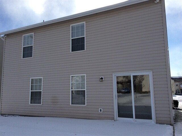 Building Photo - 6685 Wimbledon Dr