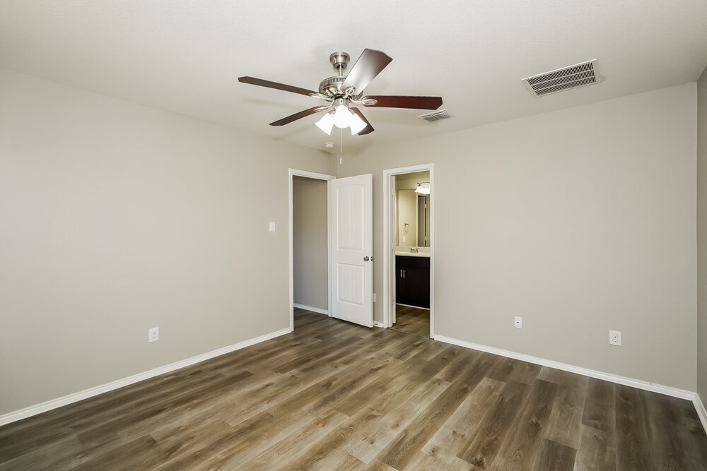 Building Photo - 1153 Skyline Dr