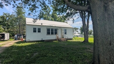 Building Photo - Updated acreage  3 bedroom, 1 bath in Waterloo