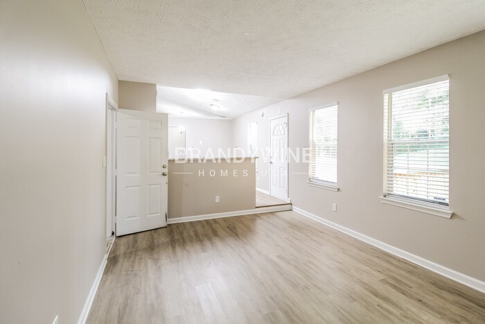 Building Photo - 5867 Bellingrath Way