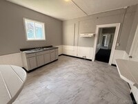 Building Photo - 491 Emslie St