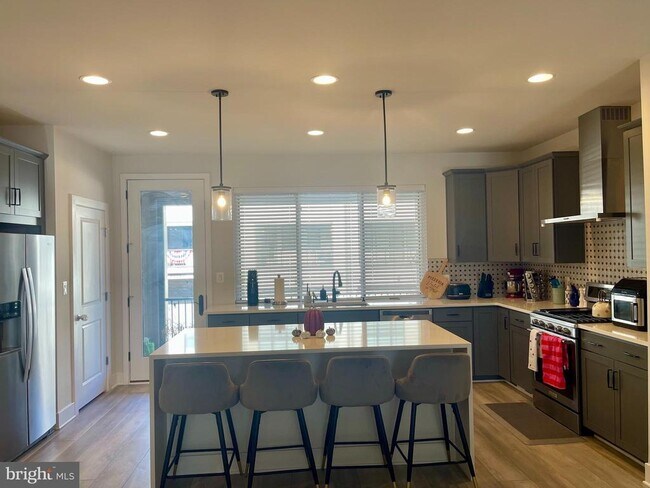 Building Photo - 23006 Sullivans Cove Sq