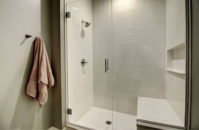 Building Photo - Luxury Living in the heart of Platte Park, 5bds, 4bas - Custom Finishes around every corner