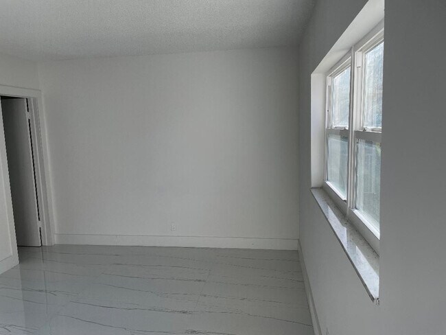 Building Photo - 7600 NW 4th Pl