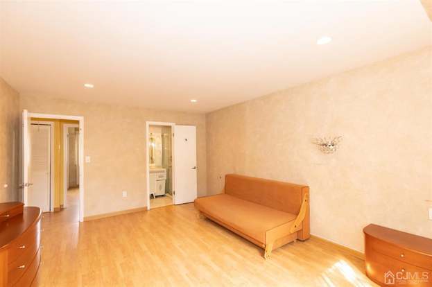 Building Photo - 1096 Schmidt Ln