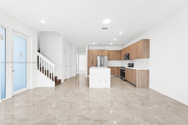 Building Photo - 22511 SW 125th Ave