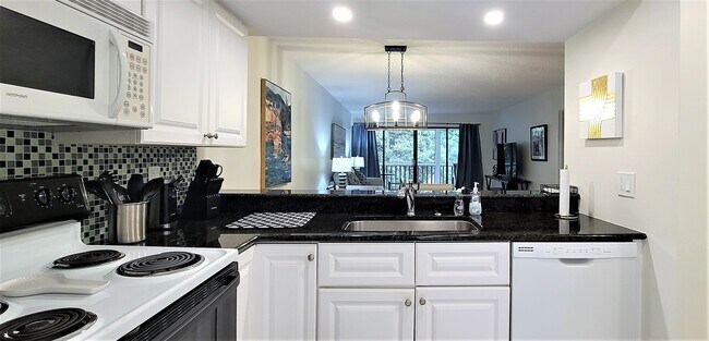 Building Photo - 157 Brackenwood Rd