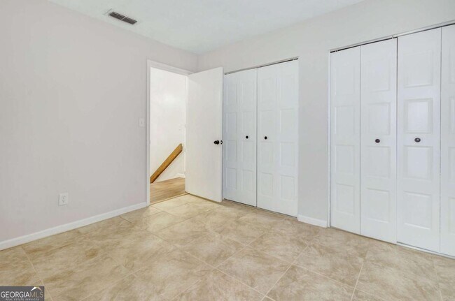 Building Photo - 1065 Mariners Dr