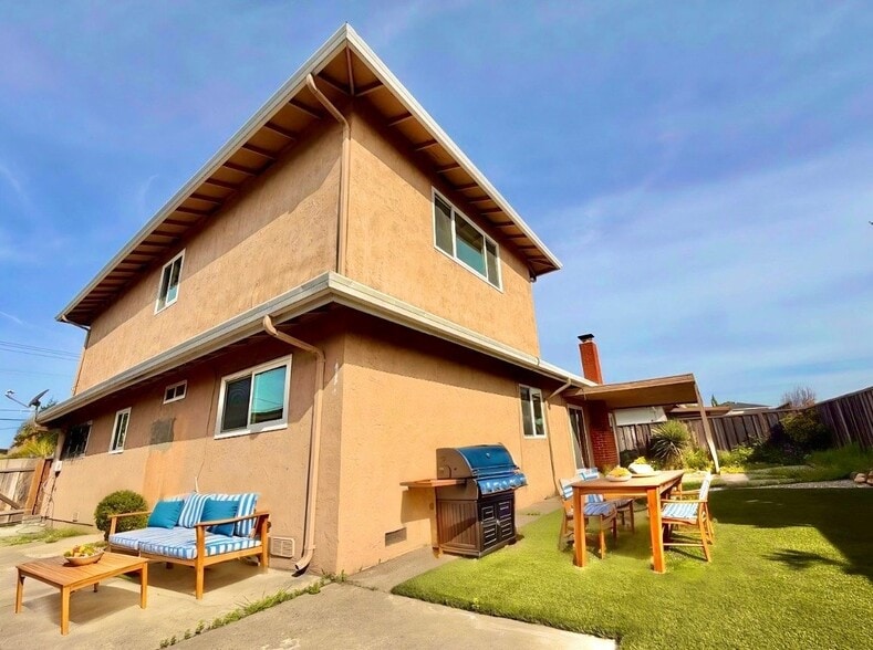 Building Photo - 14550 Acapulco Rd