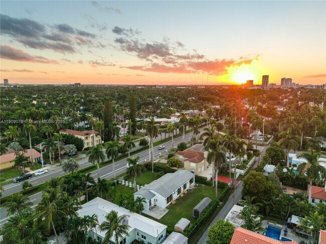 Building Photo - 1141 Hollywood Blvd