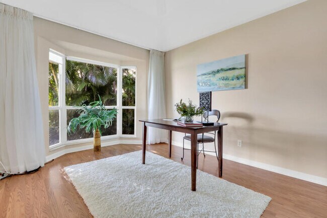 Building Photo - 434 French Royale Cir