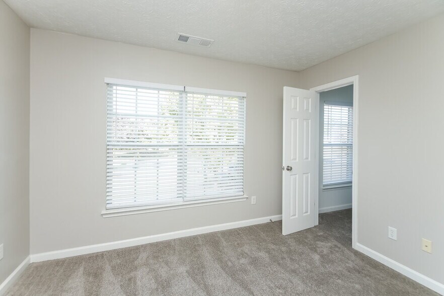 Building Photo - 8202 Camp Hill Ct