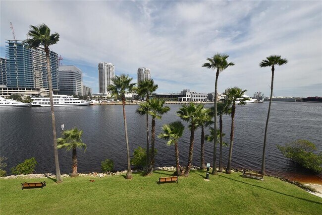 Building Photo - 702 Coral Reef Dr