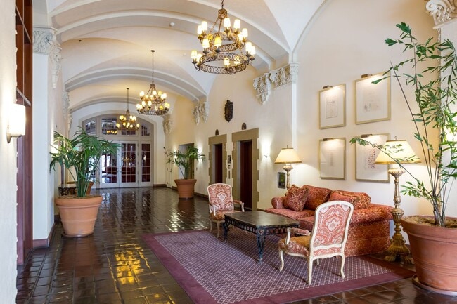Building Photo - Top Penthouse at the historic El Cortez wi...