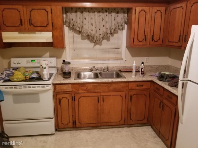 Building Photo - 3 br, 1 bath House - 201 Horseshoe Cir