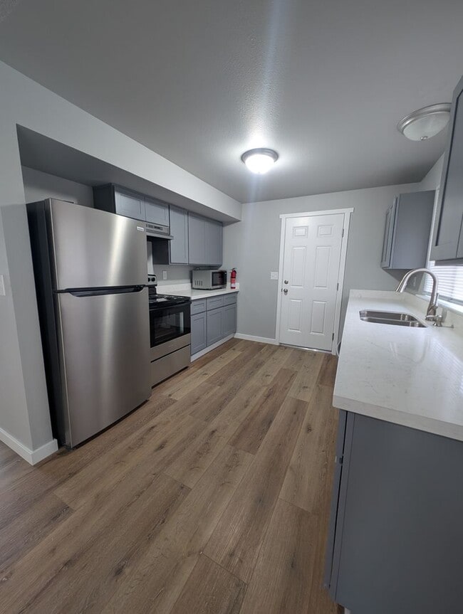 Building Photo - Newly Remodeled 3 Bedroom Home in Port Orc...