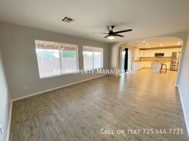 Building Photo - 605 Sonoran Heights Ave