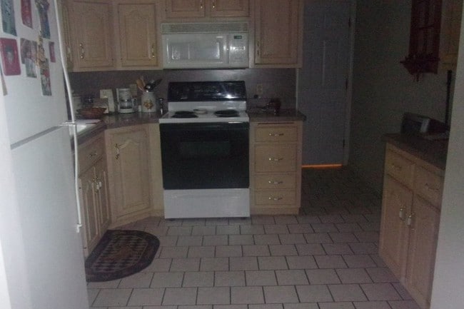 Building Photo - 239 Thistle Ln