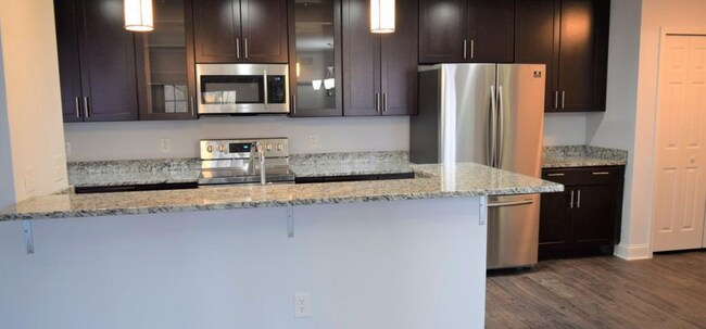 Building Photo - 9716 Lake Pointe Ct