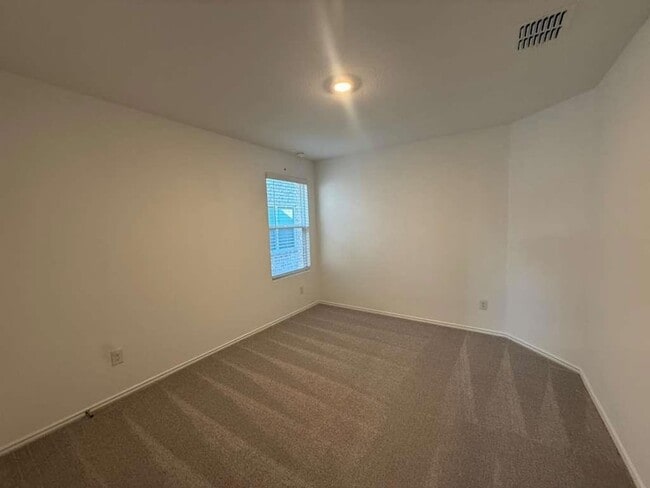 Building Photo - 577 Sormonne Lp