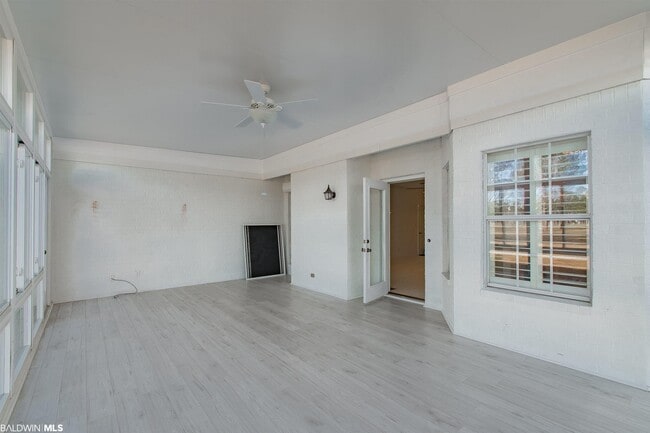 Building Photo - 117 Club Dr