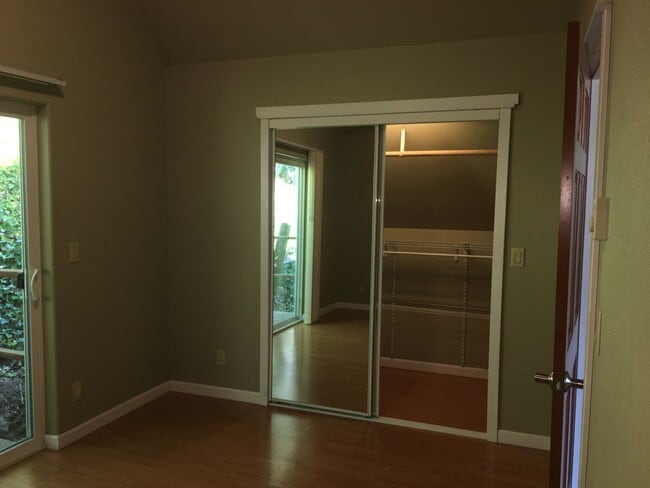 Building Photo - 2781 Spring Blvd