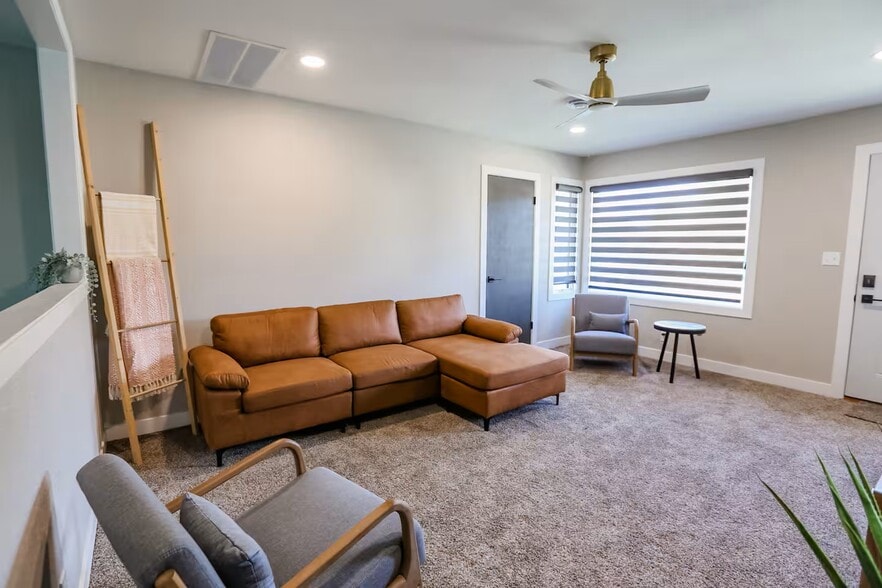 Building Photo - 2601 W 13th St