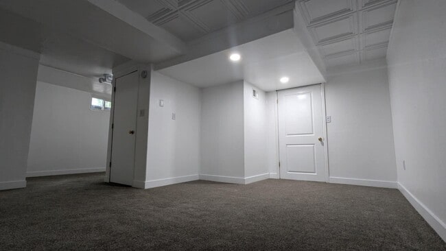 Building Photo - 3701 S Hooker St