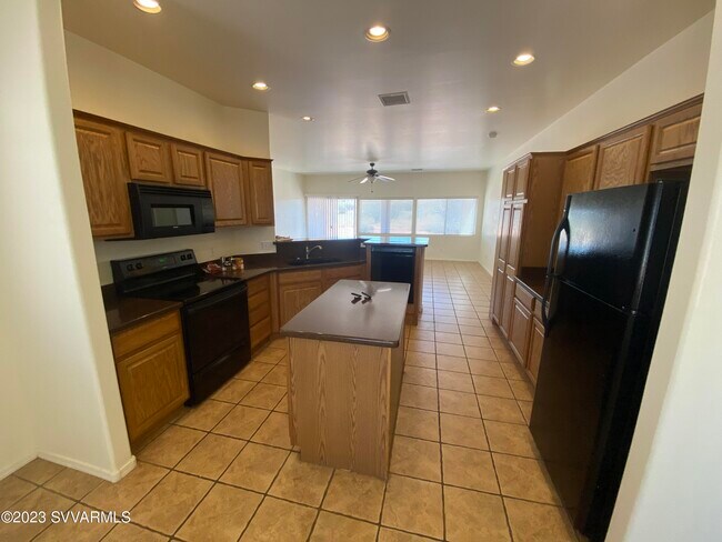 Building Photo - 1095 S Forest Ridge Dr